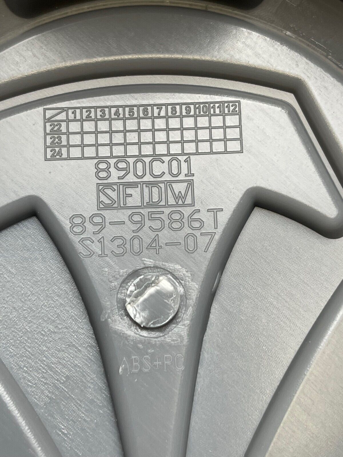 Toyota T-Force Silver Snap In Wheel Center Cap 890C01 89-9586T S1304-07 wheel center cap additional view 3